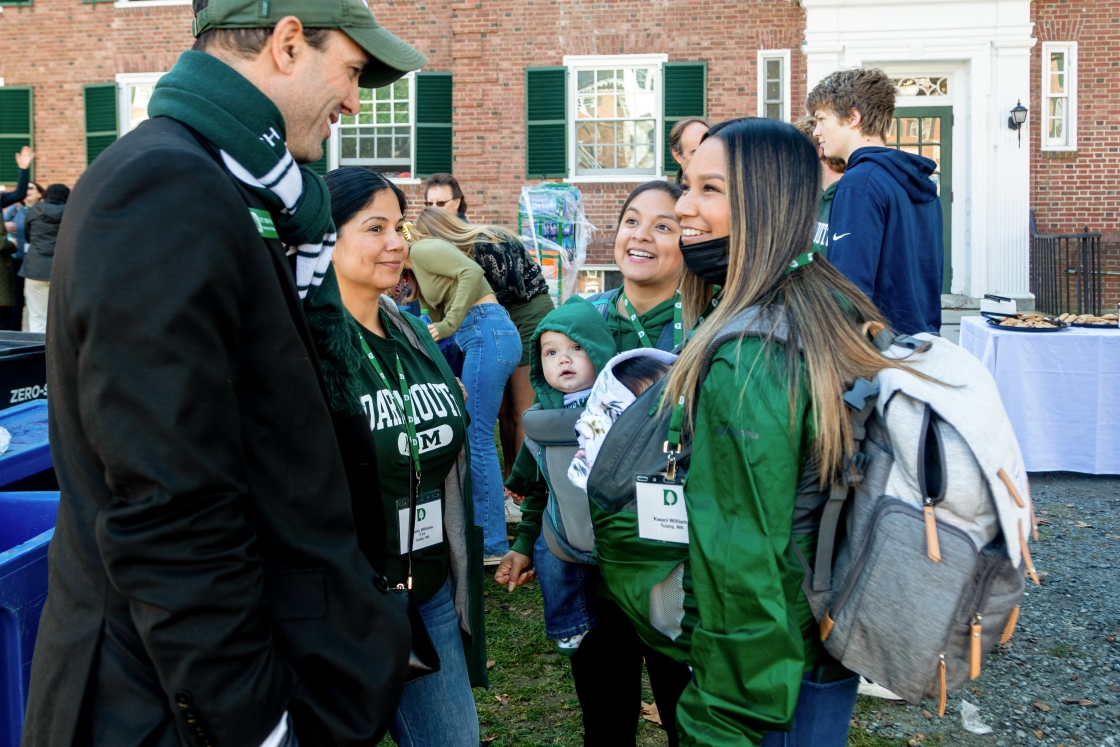 Students and Families on Dartmouth campus