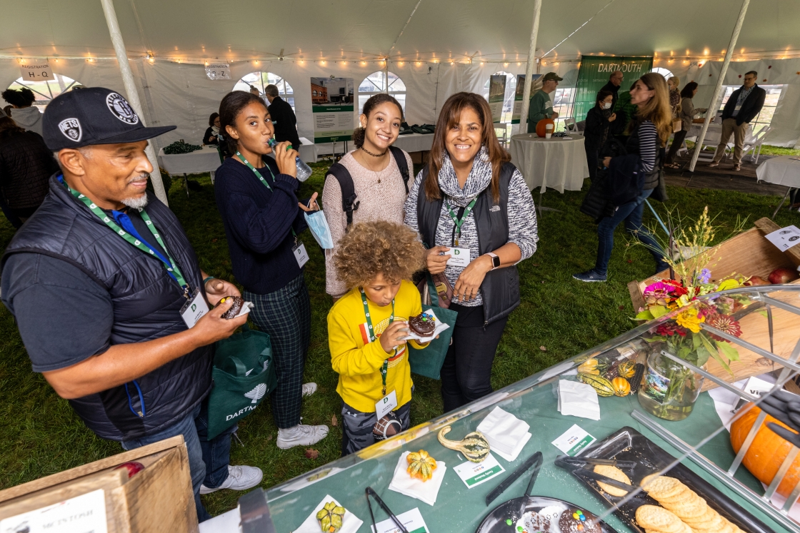 Students enjoy a buffet during Dartmouth's families weekend