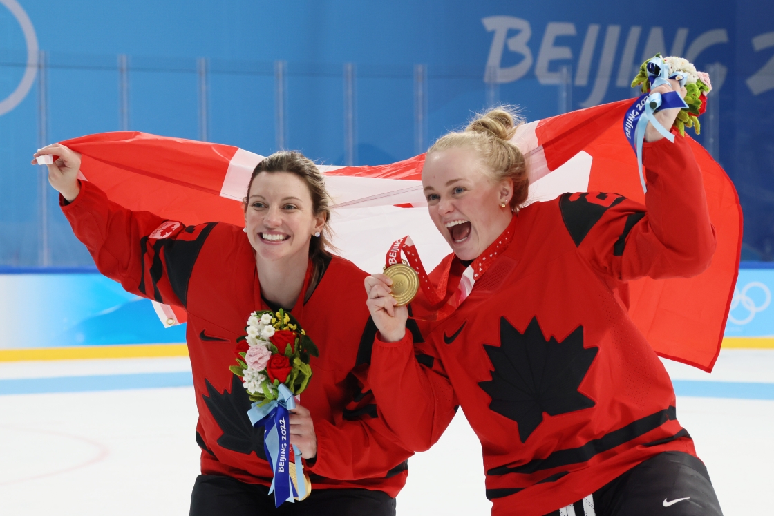 Laura Stacey '16 and Canada teammate