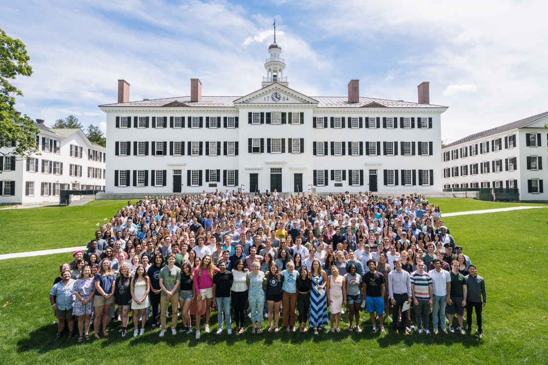 Class of 2022 in front of Dartmouth Hall