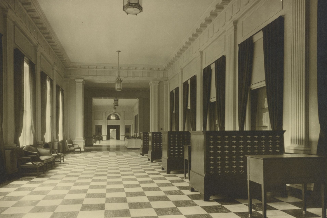 Main corridor of Baker library