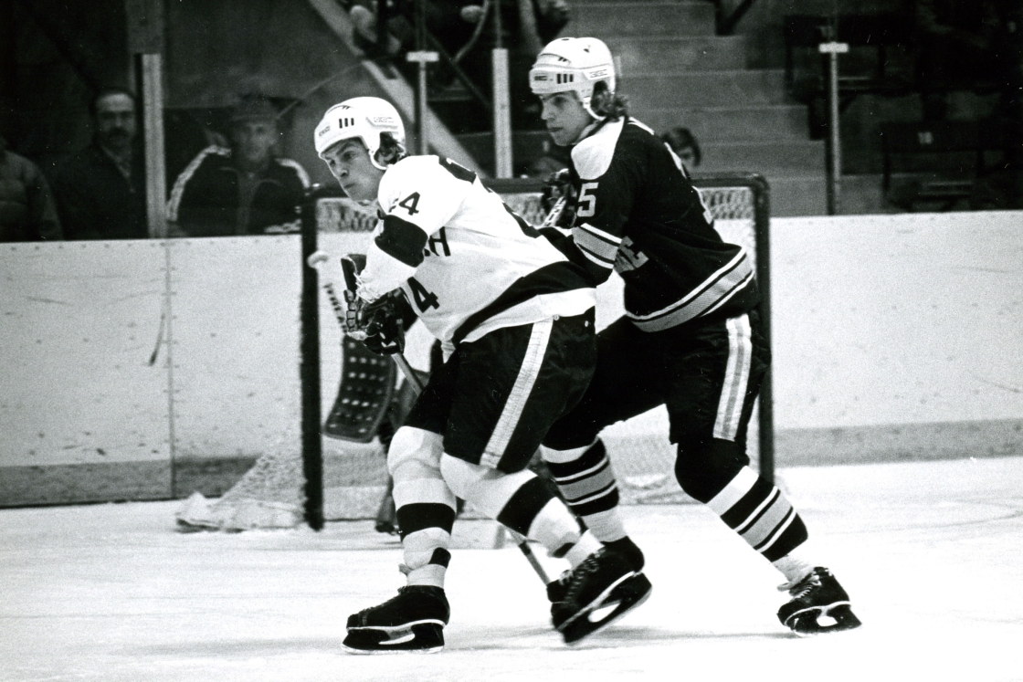 Buddy Teevens playing Dartmouth Hockey
