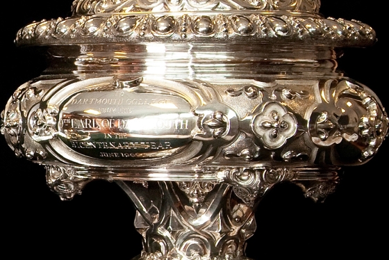 Closeup of the middle section of the cup.