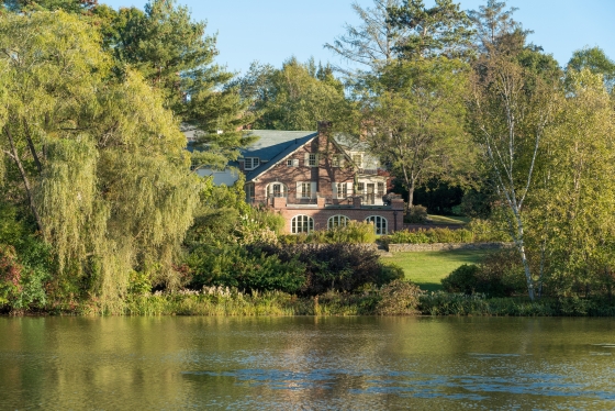 Montgomery House overlooks Occom Pond