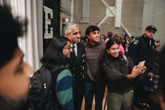 Surgeon General Vivek Murthy with Dartmouth students