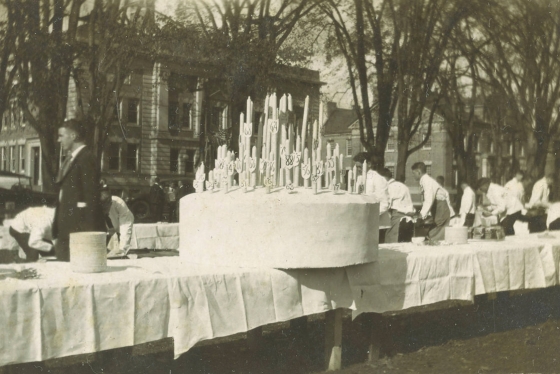 the College marked its 150th anniversary with a tiered cake