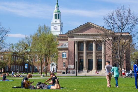 A Record $318.8 Million in Gifts for Dartmouth Initiatives | Private gifts propel interdisciplinary academic programming, scholarships, the arts, and athletics.
