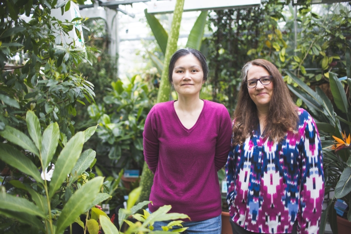 Professor Magdalena Bezanilla (right) and senior research scientist Shu-Zon Wu