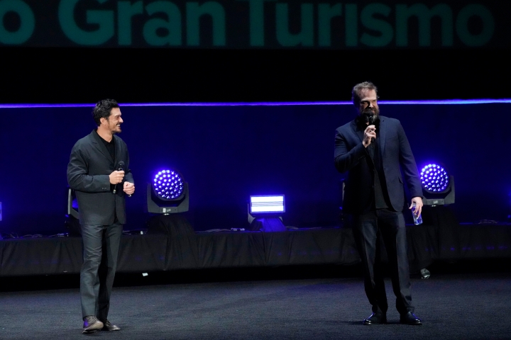 Actors Orlando Bloom and David Harbour '97 discuss Gran Turismo onstage.
