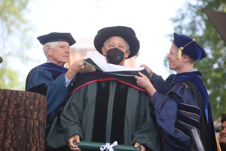 Benjamin Wilson receives his honorary degree