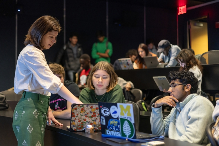 Professor Elsa Voytas in a Data Analysis class.