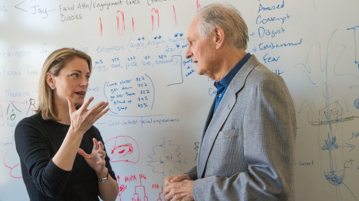 Professor Thalia Wheatley and actor Alan Alda discuss brain sciences.