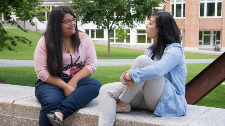 Daniela Pelaez ’16 and Melissa Padilla ’16