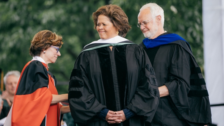 Anna Deveare Smith receives an honorary degree from Dartmouth