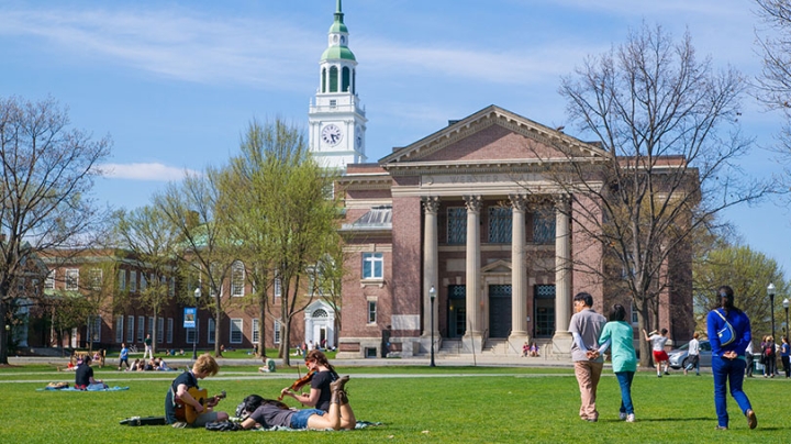 A Record $318.8 Million in Gifts for Dartmouth Initiatives | Private gifts propel interdisciplinary academic programming, scholarships, the arts, and athletics.