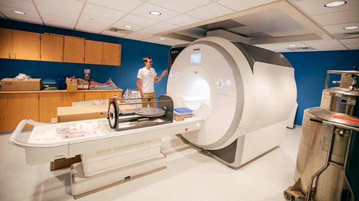 Dartmouth’s new fMRI machine. 