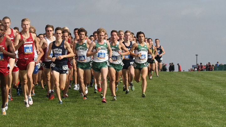 the Dartmouth men's cross country team running