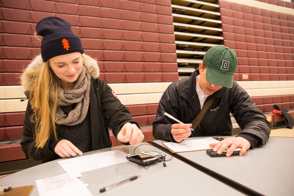 Cara Van Uden ’19 and Christian Williams ’19 register to vote in Hanover