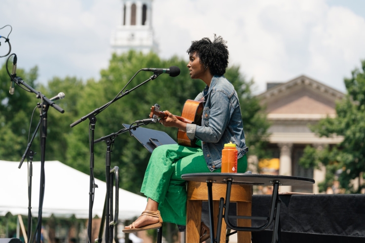 Raleigh Nesbitt ’19, the winner of this past spring’s Dartmouth Idol competition, entertains the crowd during the midday portion of the celebration. (Photo by Eli Burakian ’00)